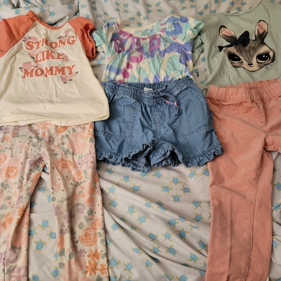 Size 3T bundle - Picture 1 of 5